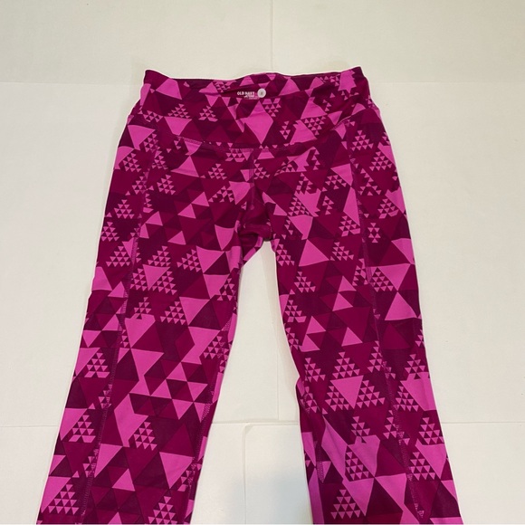 61. ⭐️Old Navy Active Pink Geometric Leggings - Picture 3 of 9